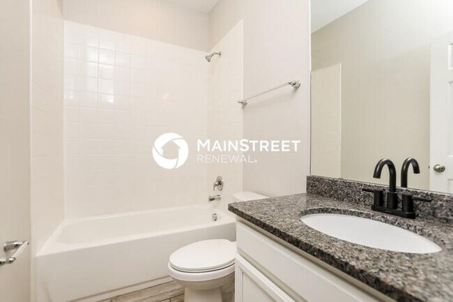 Building Photo - 3 Bedroom Pet-Friendly Home in GRAND ISLAND, FL with Main Street Renewal