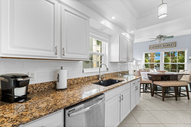 Building Photo - 4140 Bayhead Dr