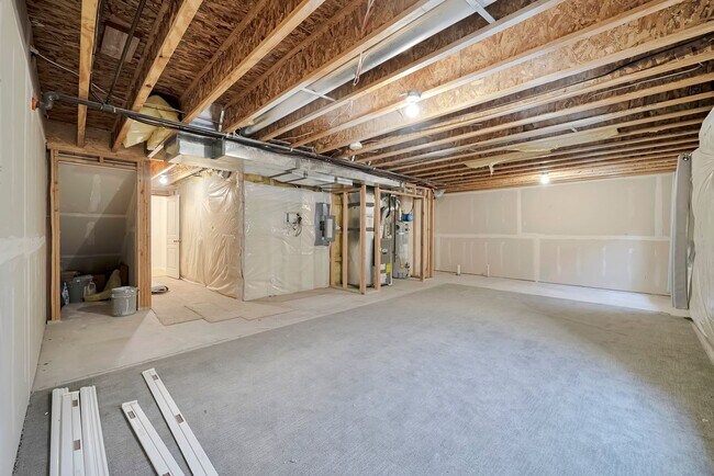 Building Photo - Beautiful 3 Bed Ivory Ridge T/home w 2 car...