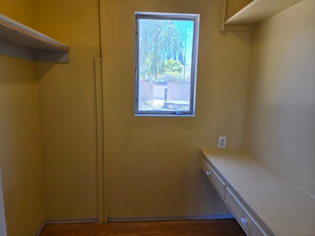 Building Photo - Large home near SDSU available immediately.