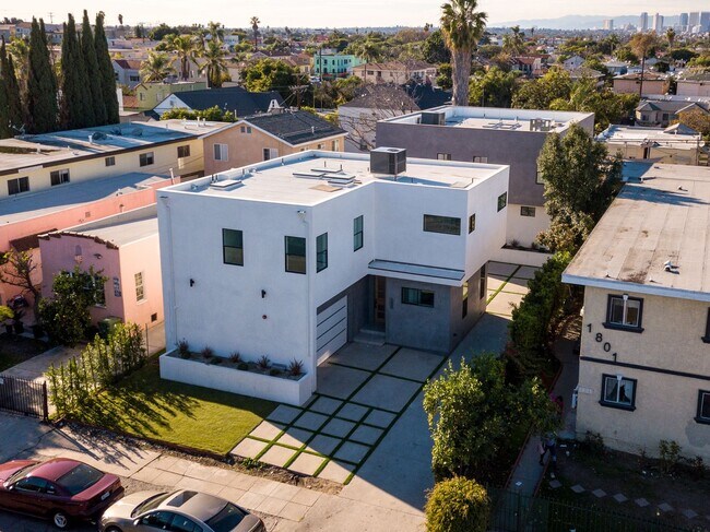 Building Photo - Longwood