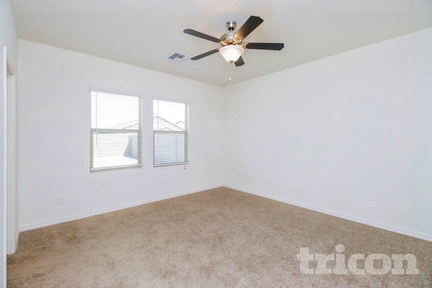 Building Photo - 4578 W Saddlebush Way