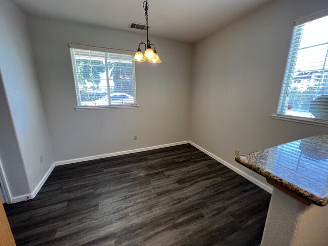Building Photo - Merced: $1649 2 bedroom 2 bath with off st...