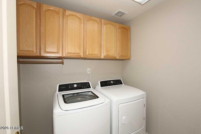 Building Photo - 15626 N 13th Ave