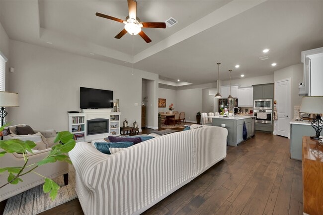 Building Photo - 4205 Grand Oaks Wind