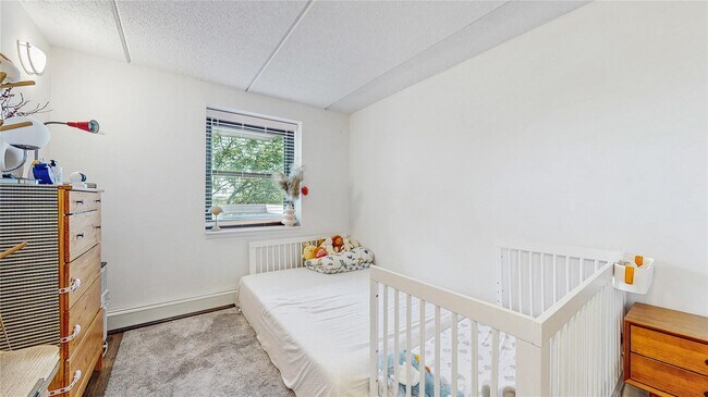 Building Photo - 1376 Midland Ave