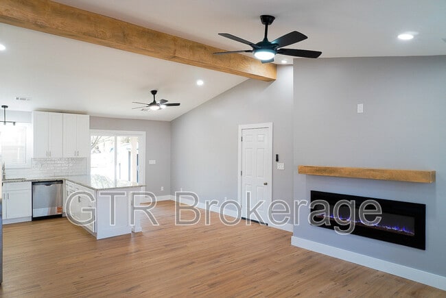 Building Photo - 307 Cheryl Ct