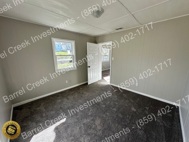 Building Photo - 3-Bed 1-Bath House