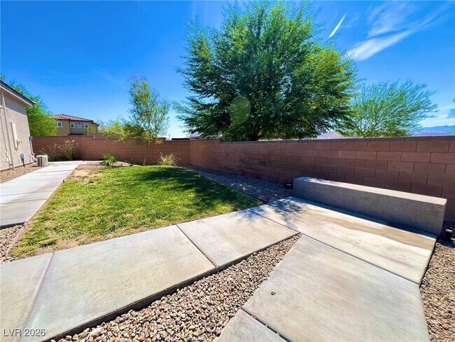 Building Photo - 20 Barbara Ln