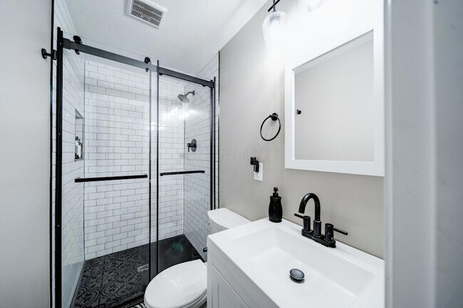 Building Photo - 7181 Fenwick St NW