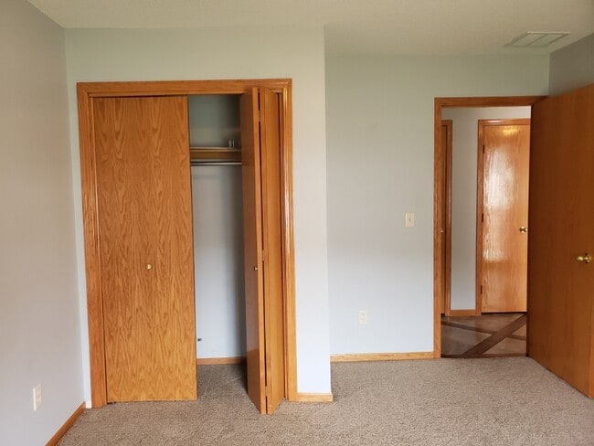 Building Photo - 2022 S Webb Rd