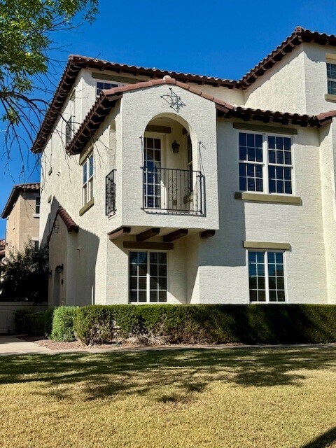 Building Photo - 3651 E Leslie Dr