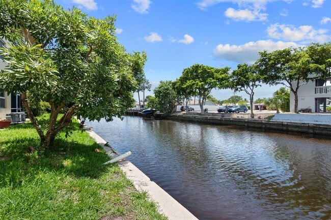 Building Photo - 1400 NE 57th Ct