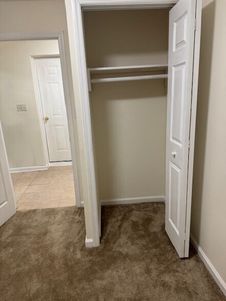 Building Photo - 2237 Emerald Castle Dr