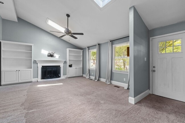 Building Photo - Gorgeous 3 Bedroom Ranch in North Raleigh, updated, pet friendly, fenced-in yard!