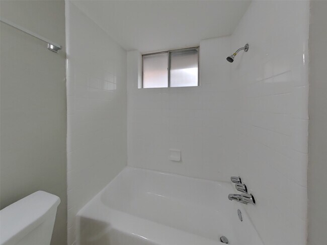 Building Photo - 6422 French Chateau Dr