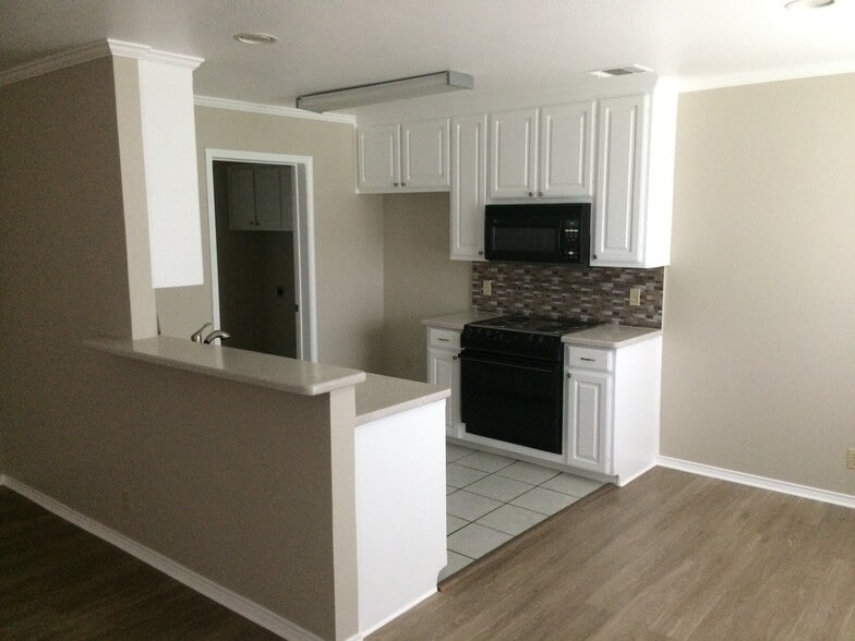 Building Photo - 129 Wildwood Ct