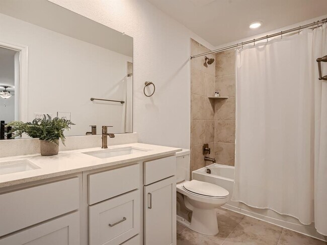 Building Photo - 2909 Bronx Dr