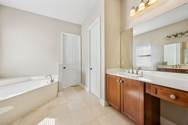 Building Photo - Luxury Living in Amelia National – Resort-...