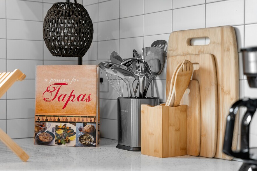 Building Photo - 3590 SW Patton Rd