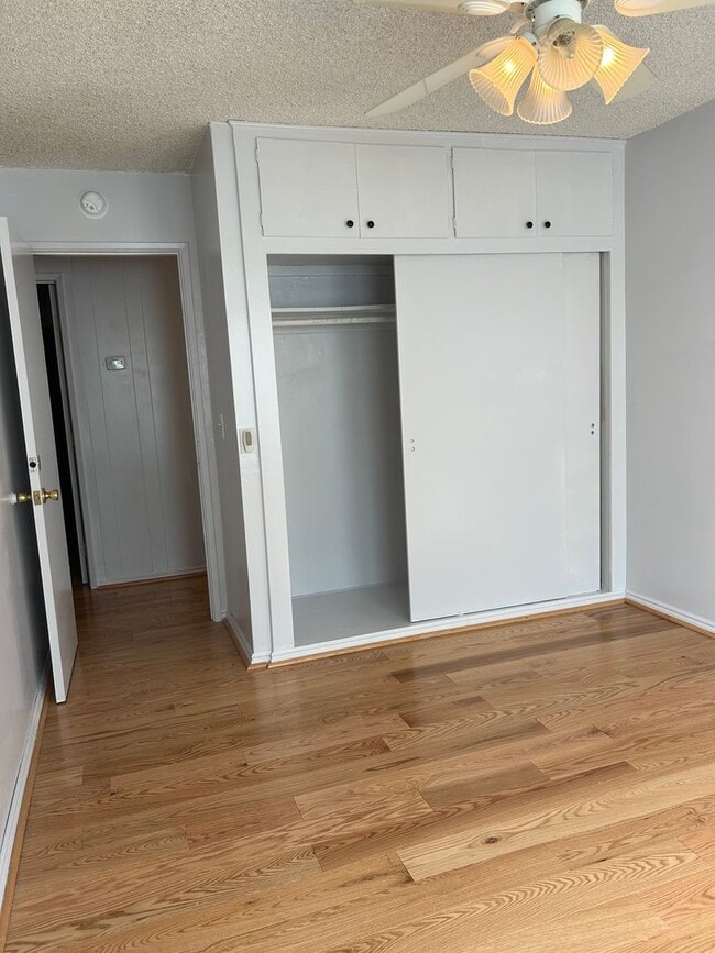 Building Photo - Charming Home with Sunroom & Spacious Backyard in Glendora