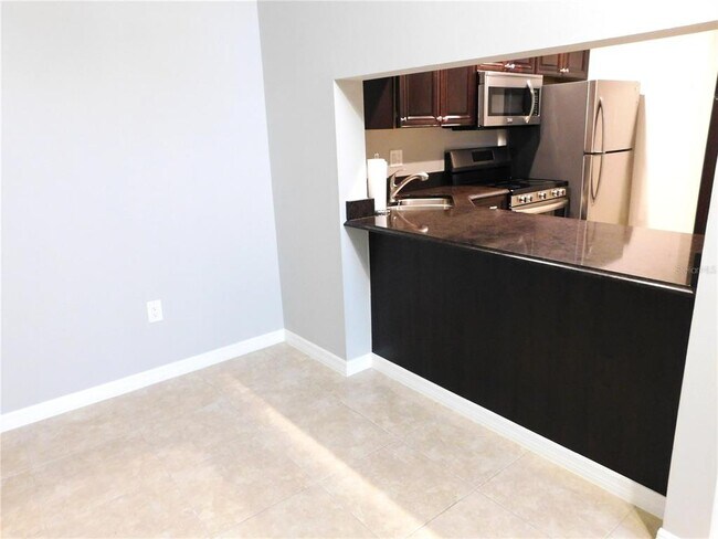 Building Photo - 1308 Pine Ridge Cir E