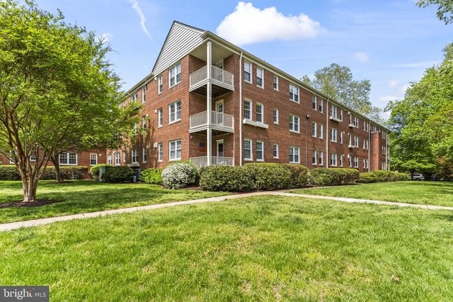 Building Photo - 6611 E Wakefield Dr