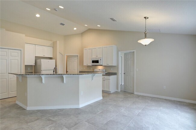 Building Photo - 426 Lanfair Ave