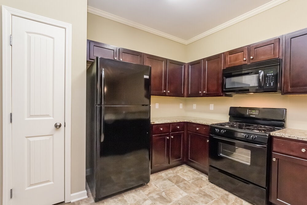 Building Photo - 335 Holbrook Dr