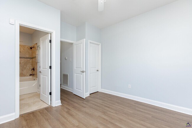 Building Photo - 100 Montview Way