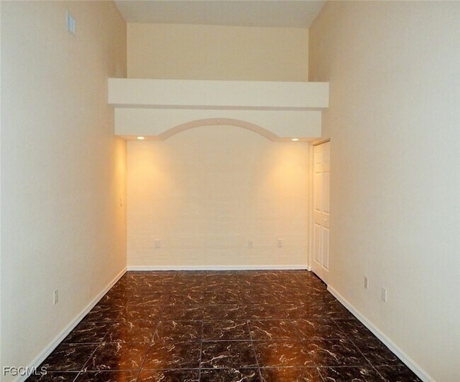 Building Photo - 1113 Van Loon Commons Cir