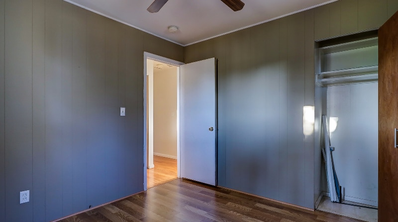 Rear corner bedroom - 1285 Commonwealth Ave