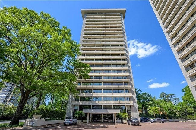 Building Photo - 2575 Peachtree Rd NE