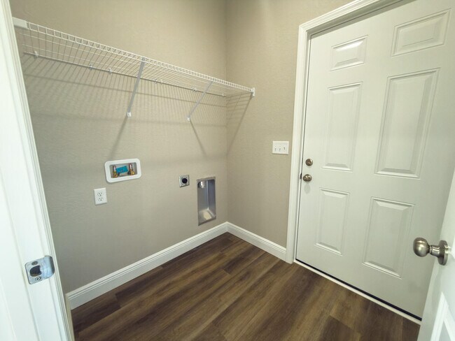 Building Photo - 6635 Water St