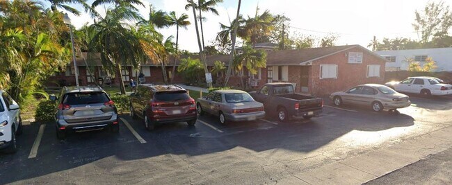 Interior Photo - 2220 Hayes St