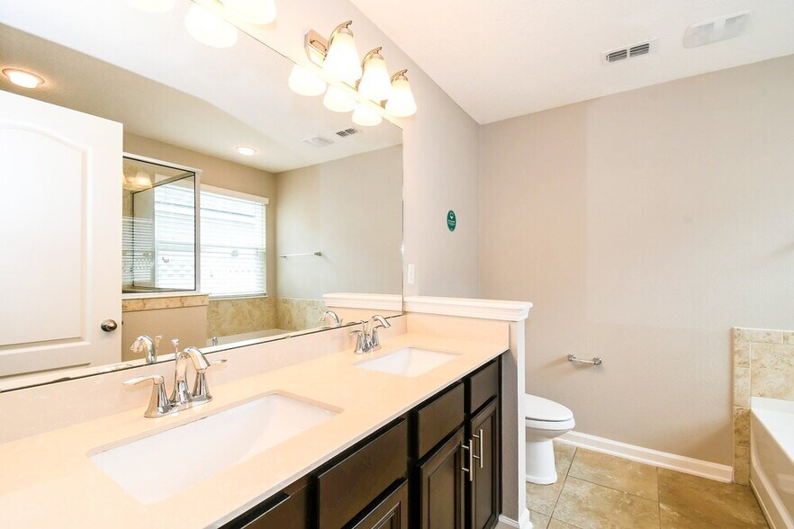 Building Photo - 636 Drysdale Dr