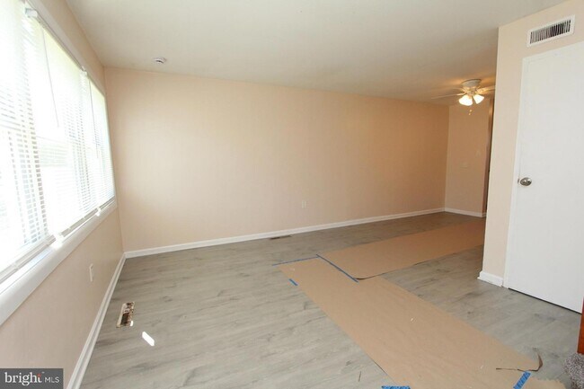 Building Photo - 5623 Mitchell Rd