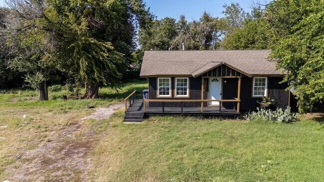 Primary Photo - 2913 SW 13th St