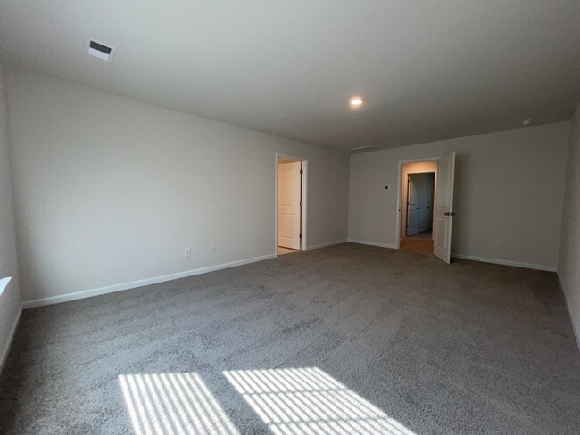 Building Photo - Beautiful Fountain Inn Home