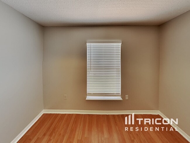 Building Photo - 901 Basilica Ln
