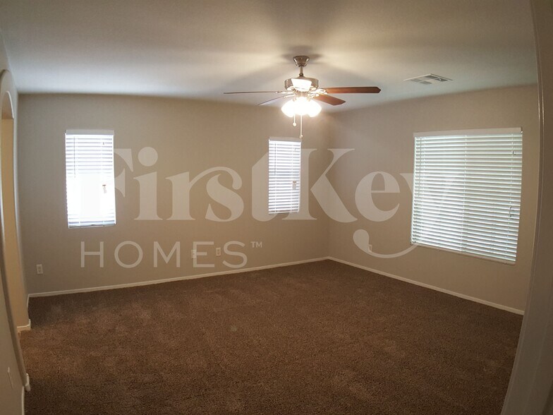 Building Photo - 4941 Drifting Pebble St