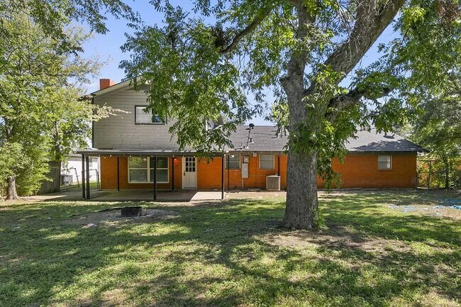 Primary Photo - 5720 Wharton Dr