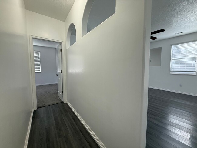 Building Photo - Updated 3-Bedroom Home in Woods Cross!