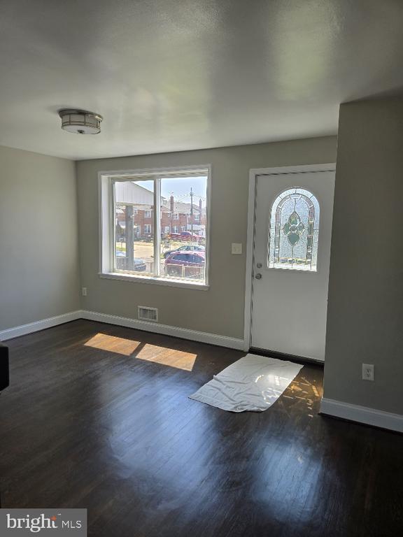 Building Photo - 8120 Kavanagh Rd