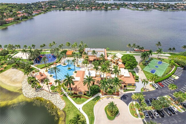 Building Photo - 19500 SW 39th Ct