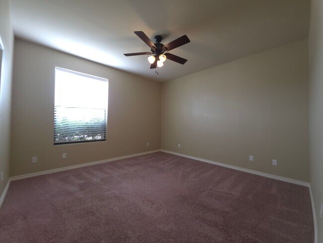 Building Photo - BEAUTIFUL and SPACIOUS 3-bedroom, 2-bathro...