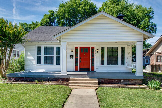 Building Photo - 2231 Blair Blvd