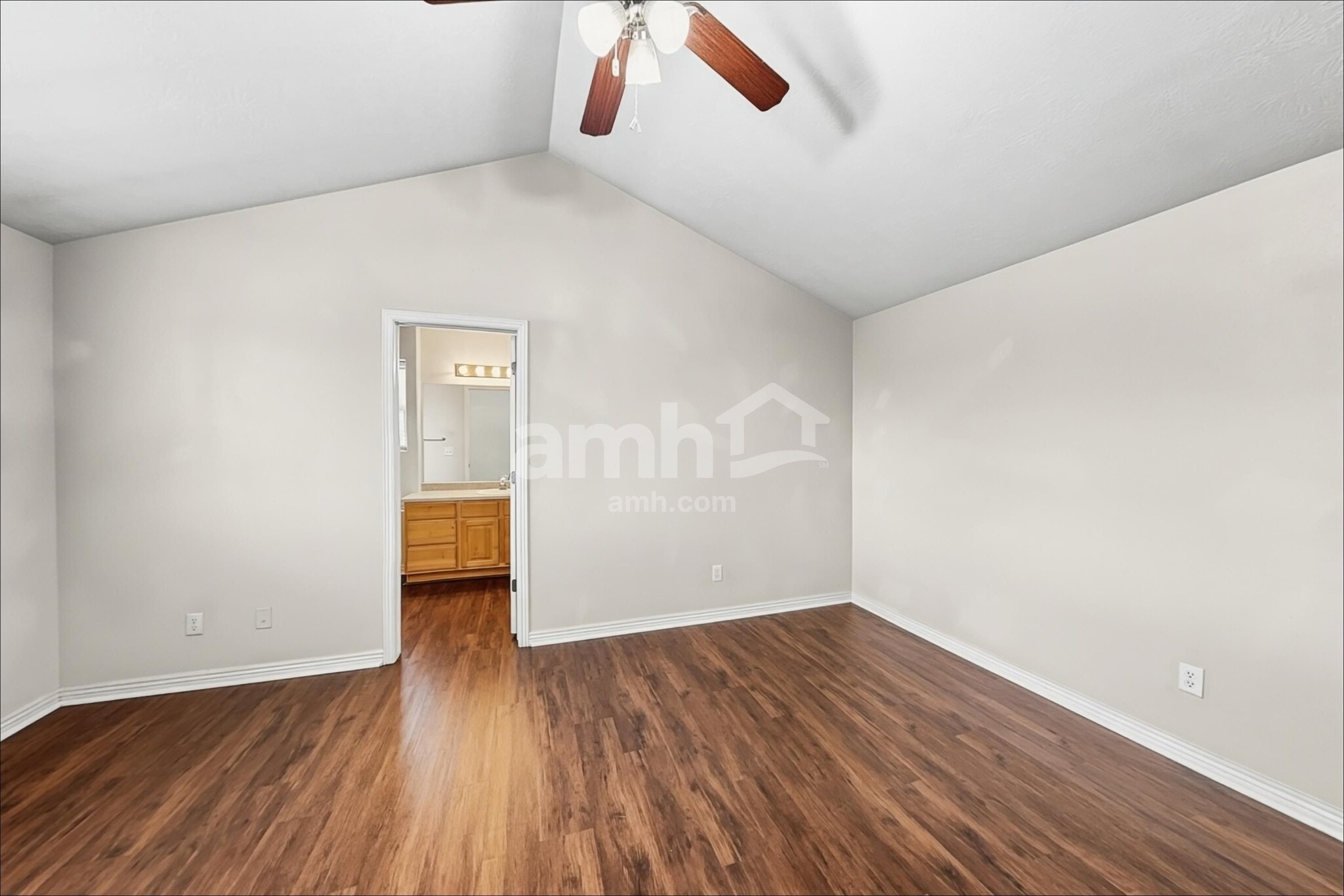 Building Photo - 2530 Cimmaron Dr