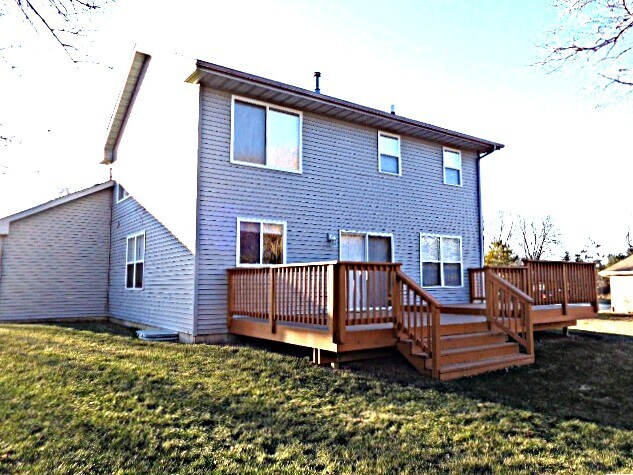 Building Photo - 518 Constitution Dr SW