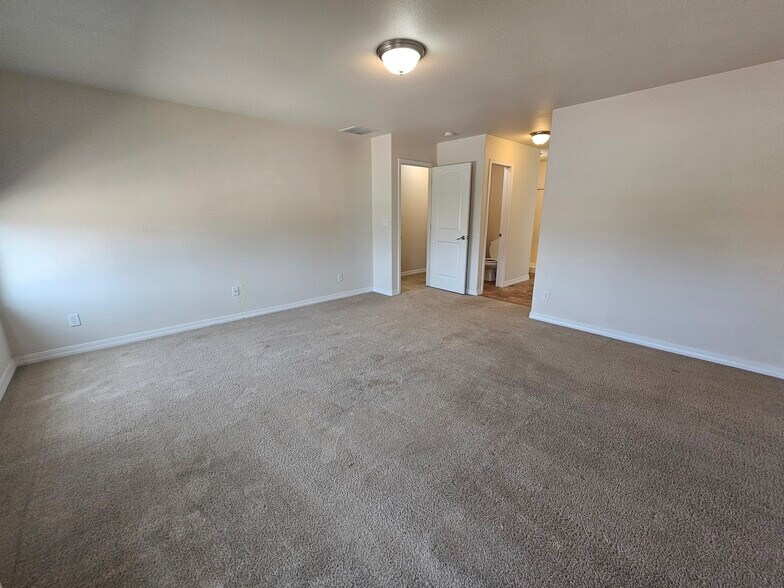 Building Photo - 2063 Velliquette Ln